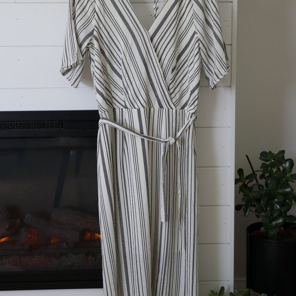 Maurices Size Small Wrap Dress White with Black Stripes - Picture 3 of 9